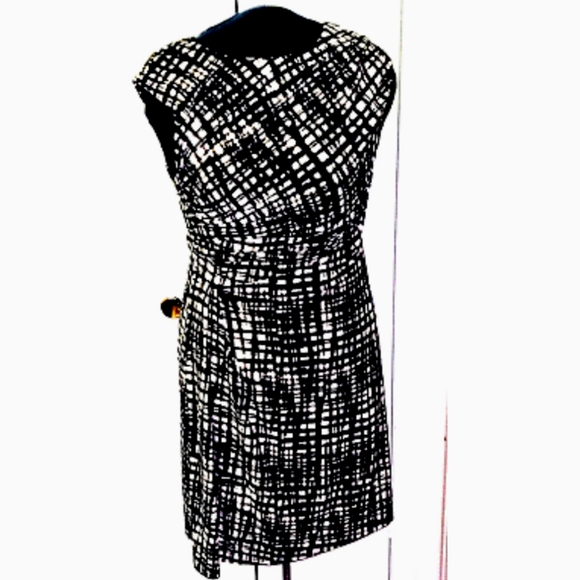 SLEEVELESS DRESS - Picture 2 of 7